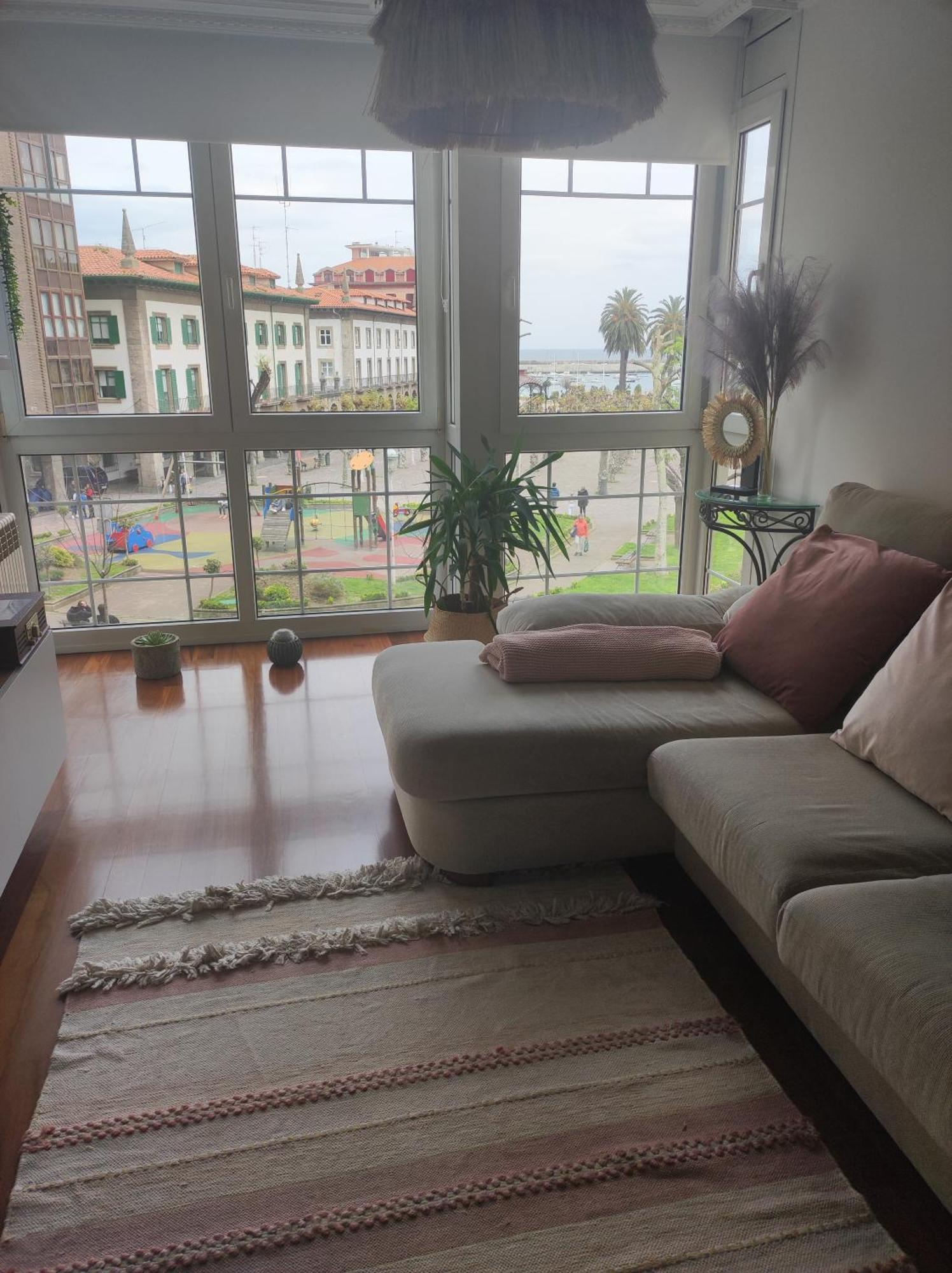 דירות Precioso Piso Con Garaje En El Centro De קסטרו אורדיאלס מראה חיצוני תמונה